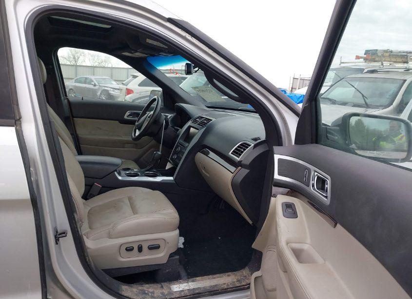 Photo 5 of 2014 Ford Explorer (VIN 1FM5K7F89EGB38815)