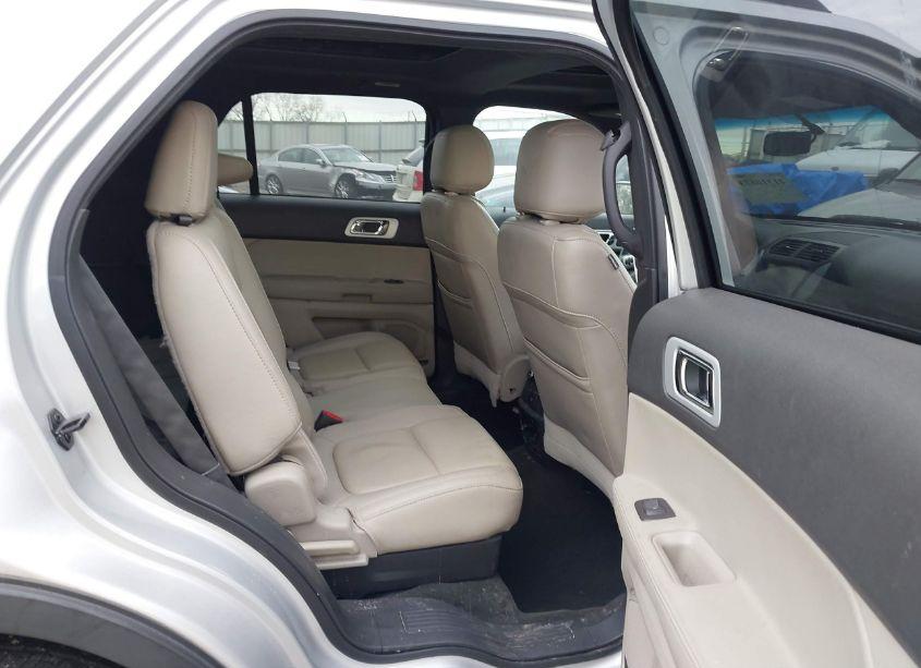 Photo 8 of 2014 Ford Explorer (VIN 1FM5K7F89EGB38815)