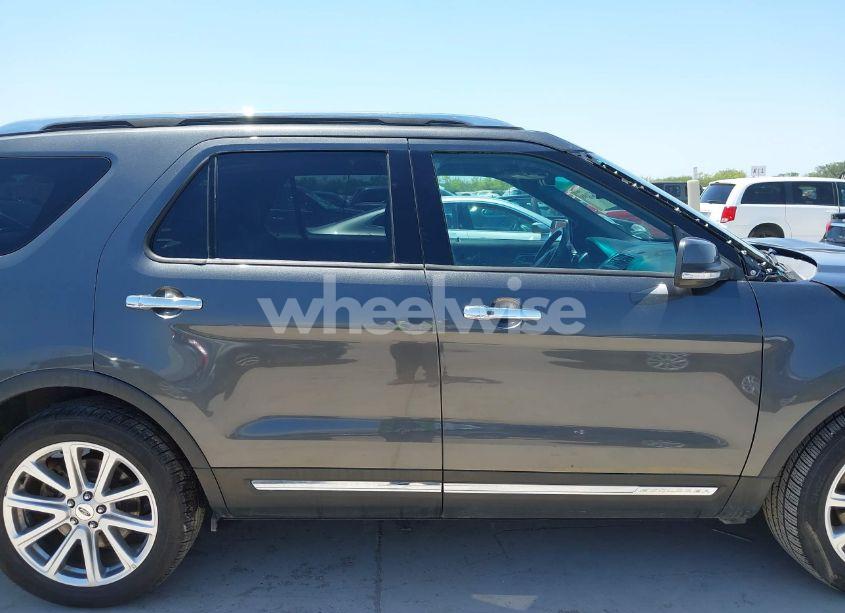 Photo 13 of 2016 Ford Explorer LIMITED (VIN 1FM5K7F89GGC90662)