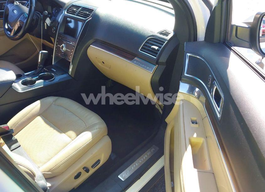 Photo 5 of 2017 Ford Explorer LIMITED (VIN 1FM5K7F89HGA31963)