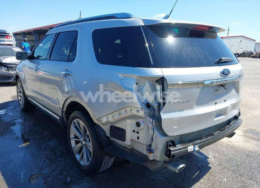 Photo 3 of 2018 Ford Explorer LIMITED (VIN 1FM5K7F89JGB32992)