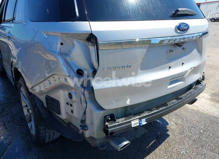 Photo 6 of 2018 Ford Explorer LIMITED (VIN 1FM5K7F89JGB32992)