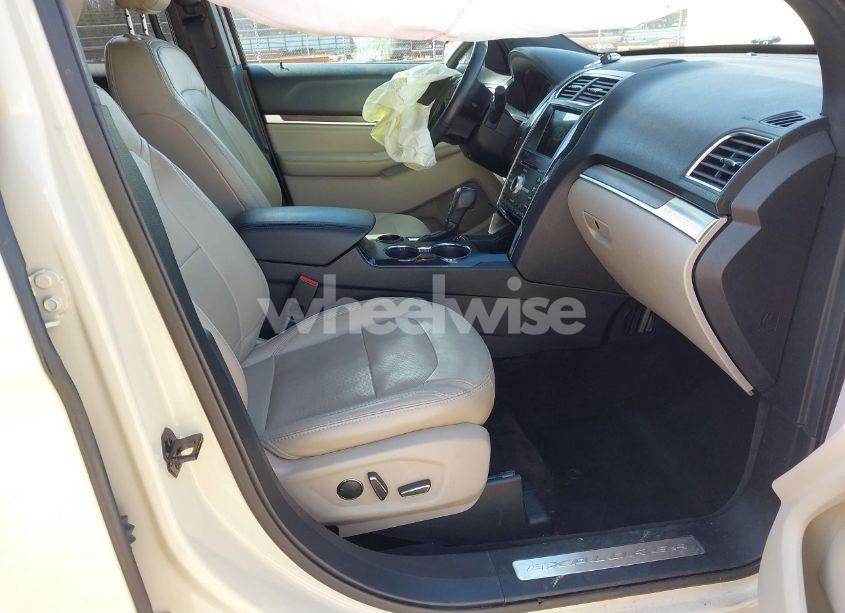 Photo 5 of 2018 Ford Explorer LIMITED (VIN 1FM5K7F89JGB84669)