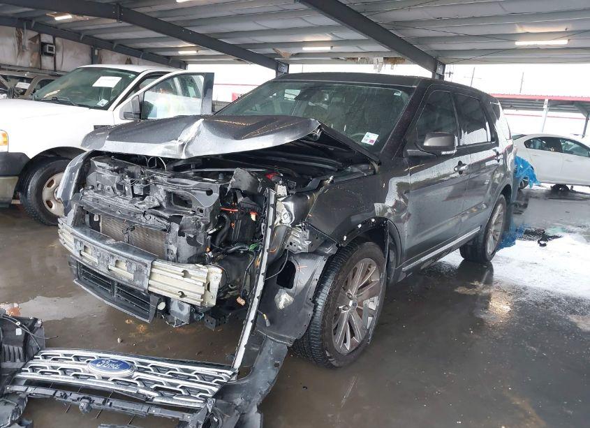 Photo 2 of 2018 Ford Explorer LIMITED (VIN 1FM5K7F89JGB97146)