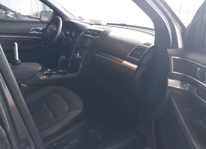 Photo 5 of 2018 Ford Explorer LIMITED (VIN 1FM5K7F89JGB97146)