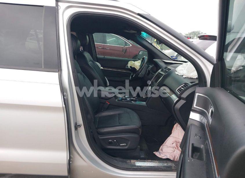 Photo 5 of 2016 Ford Explorer LIMITED (VIN 1FM5K7F8XGGD03225)