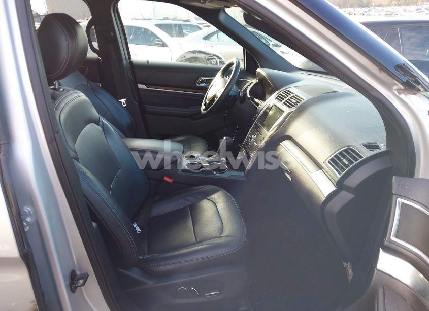 Photo 5 of 2017 Ford Explorer (VIN 1FM5K7F8XHGC37843)