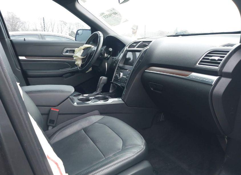 Photo 5 of 2017 Ford Explorer LIMITED (VIN 1FM5K7F8XHGE18991)