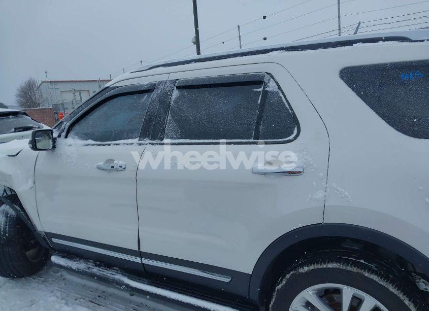 Photo 14 of 2018 Ford Explorer LIMITED (VIN 1FM5K7F8XJGA19178)