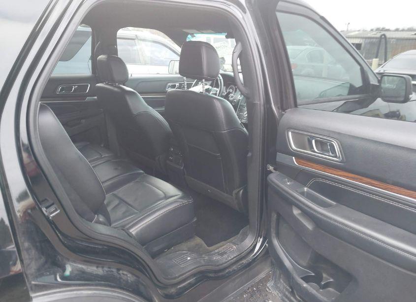 Photo 8 of 2016 Ford Explorer LIMITED (VIN 1FM5K7FH3GGB69304)