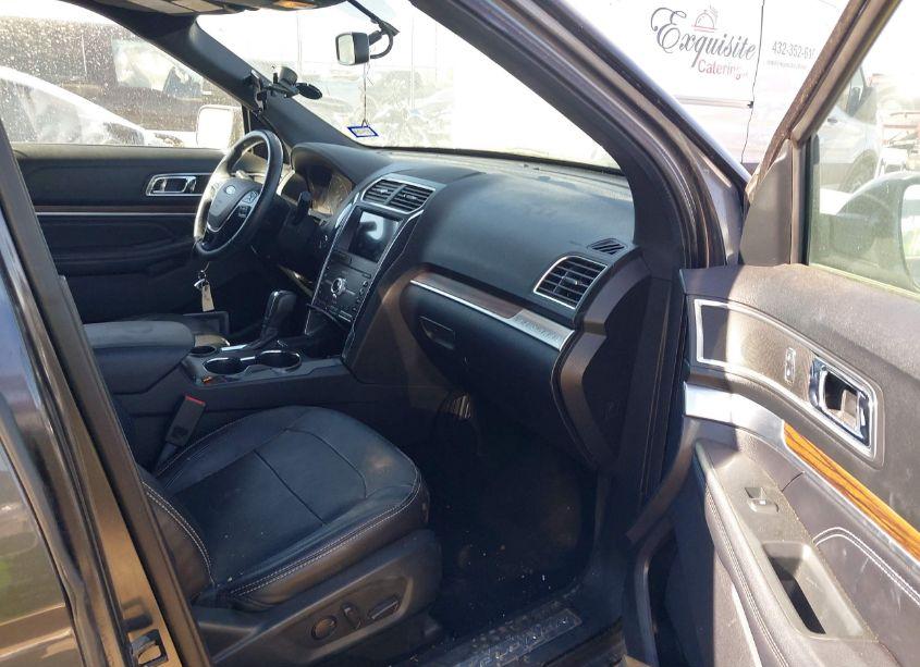 Photo 5 of 2019 Ford Explorer LIMITED (VIN 1FM5K7FH4KGA71942)