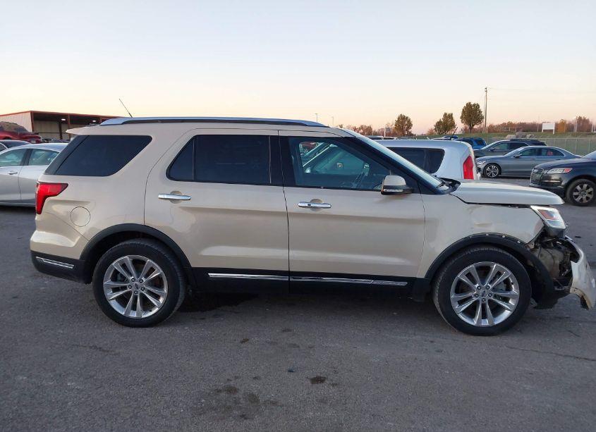 Photo 13 of 2018 Ford Explorer LIMITED (VIN 1FM5K7FH5JGB97239)