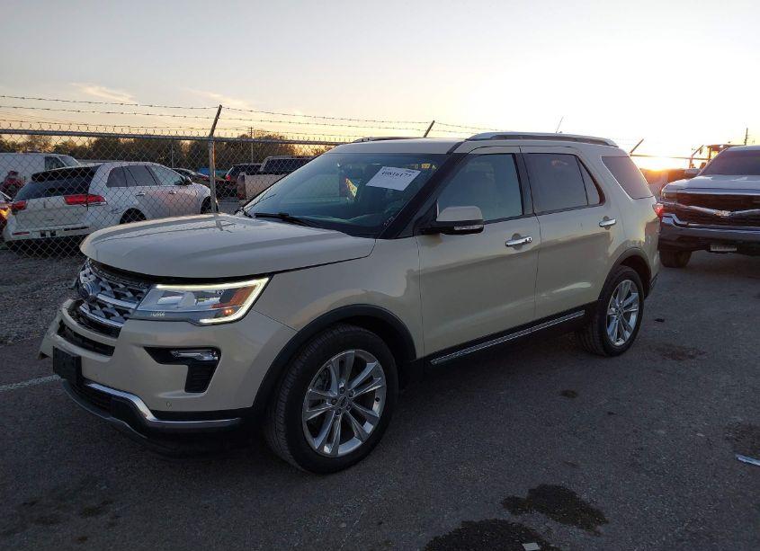 Photo 2 of 2018 Ford Explorer LIMITED (VIN 1FM5K7FH5JGB97239)