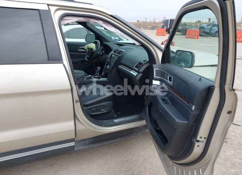 Photo 5 of 2017 Ford Explorer LIMITED (VIN 1FM5K7FH7HGC84604)