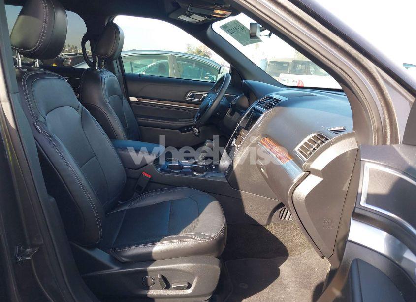 Photo 5 of 2018 Ford Explorer LIMITED (VIN 1FM5K7FH8JGB09395)