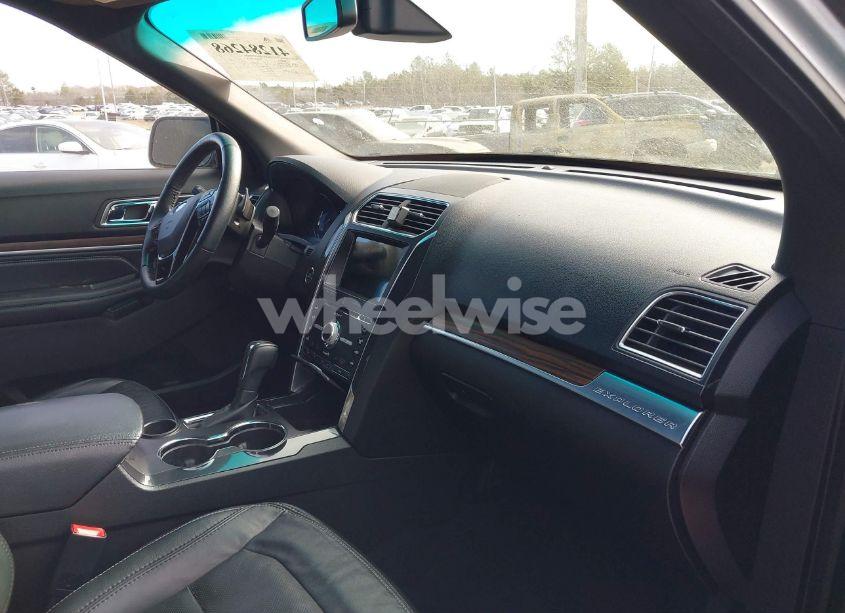 Photo 5 of 2017 Ford Explorer LIMITED (VIN 1FM5K7FH9HGB76596)