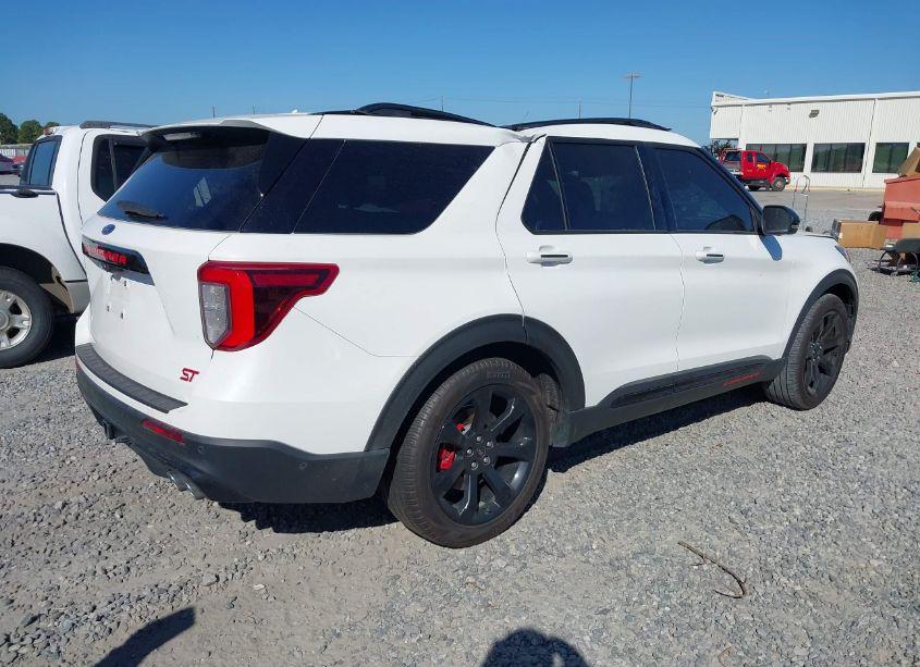 Photo 4 of 2022 Ford Explorer ST (VIN 1FM5K7GC5NGA45048)