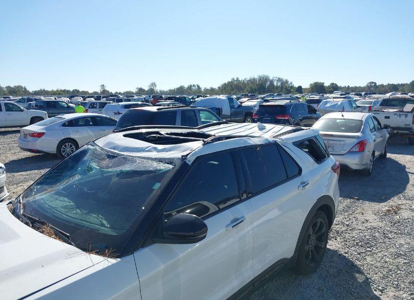 Photo 6 of 2022 Ford Explorer ST (VIN 1FM5K7GC5NGA45048)