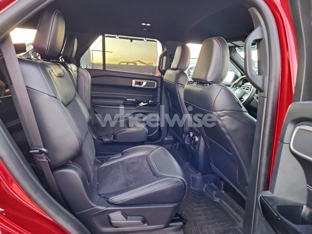 Photo 10 of 2024 FORD EXPLORER ST (VIN 1FM5K7GC7RGA26863)