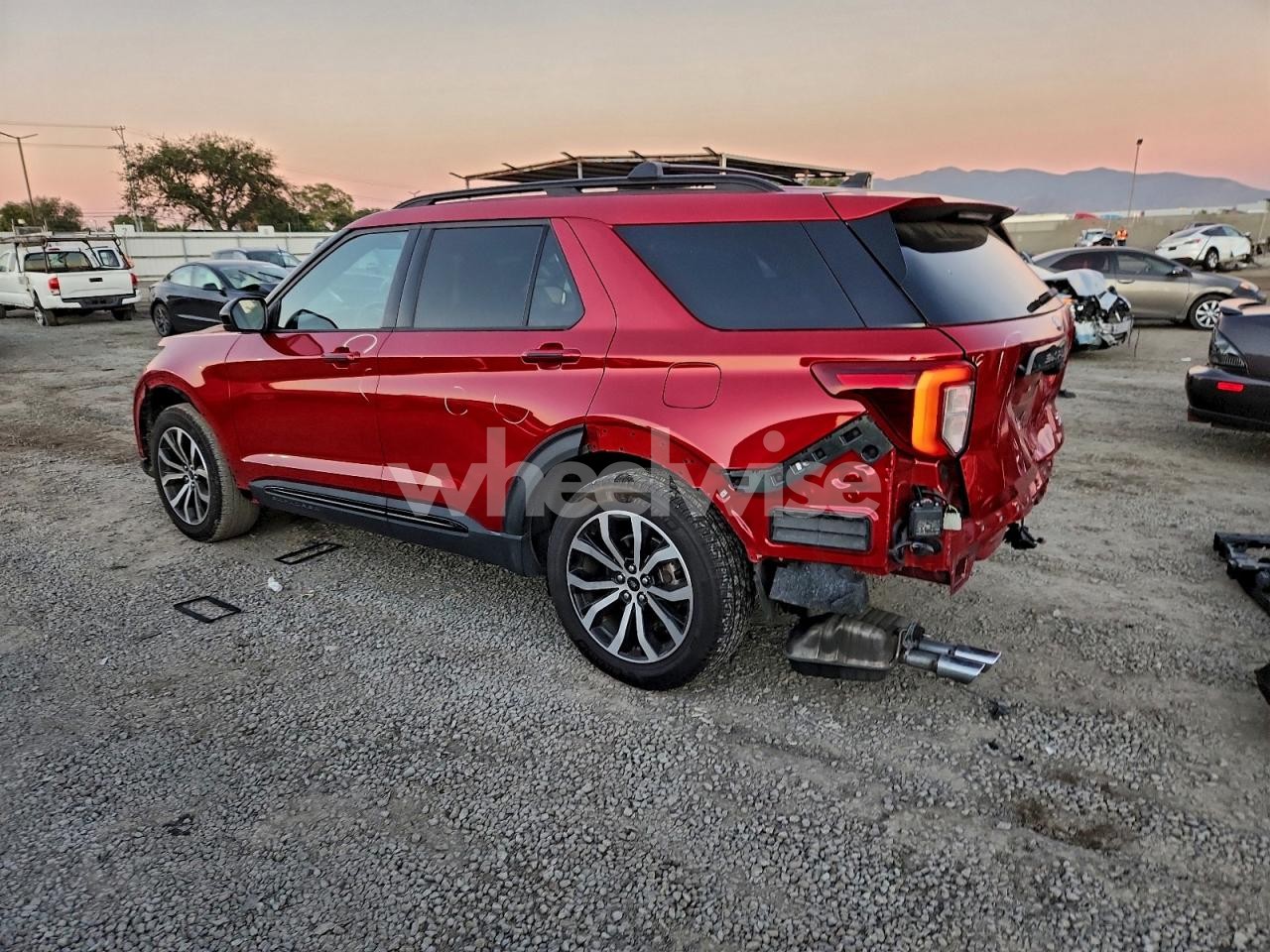 Photo 2 of 2024 FORD EXPLORER ST (VIN 1FM5K7GC7RGA26863)