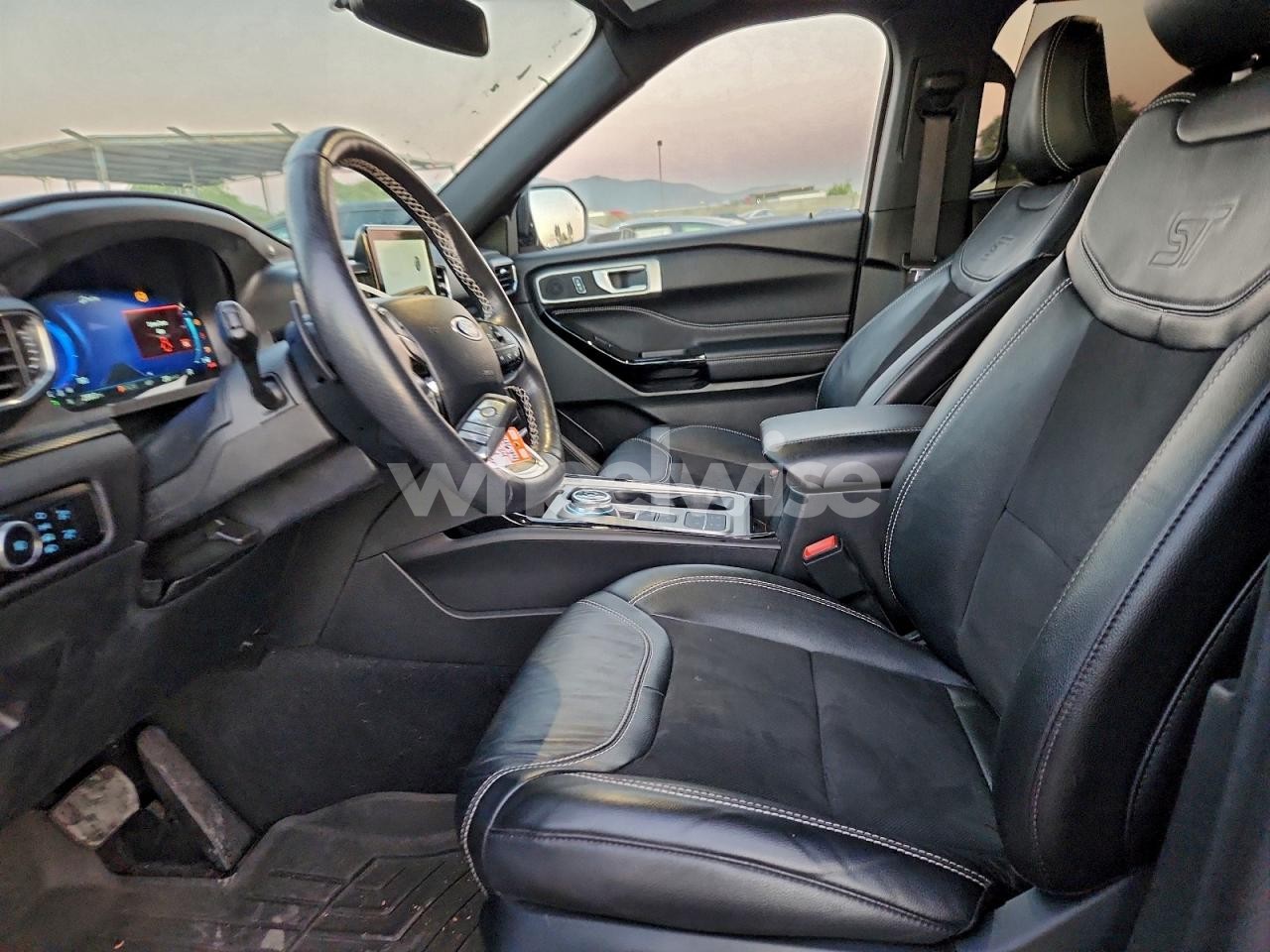 Photo 7 of 2024 FORD EXPLORER ST (VIN 1FM5K7GC7RGA26863)