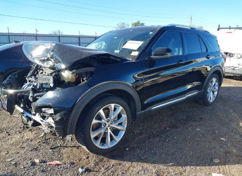Photo 2 of 2022 Ford Explorer PLATINUM (VIN 1FM5K7HW1NNA07773)