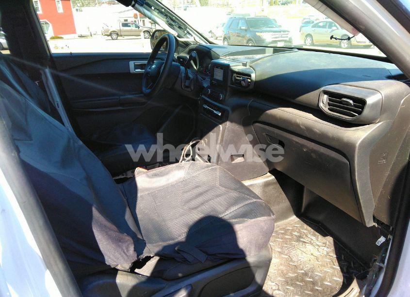 Photo 5 of 2020 Ford Police INTERCEPTOR (VIN 1FM5K8AB0LGD09716)