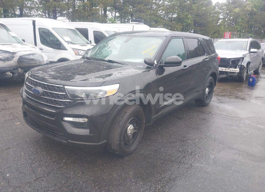 Photo 2 of 2021 Ford Police INTERCEPTOR UTILITY (VIN 1FM5K8AB0MGB24809)