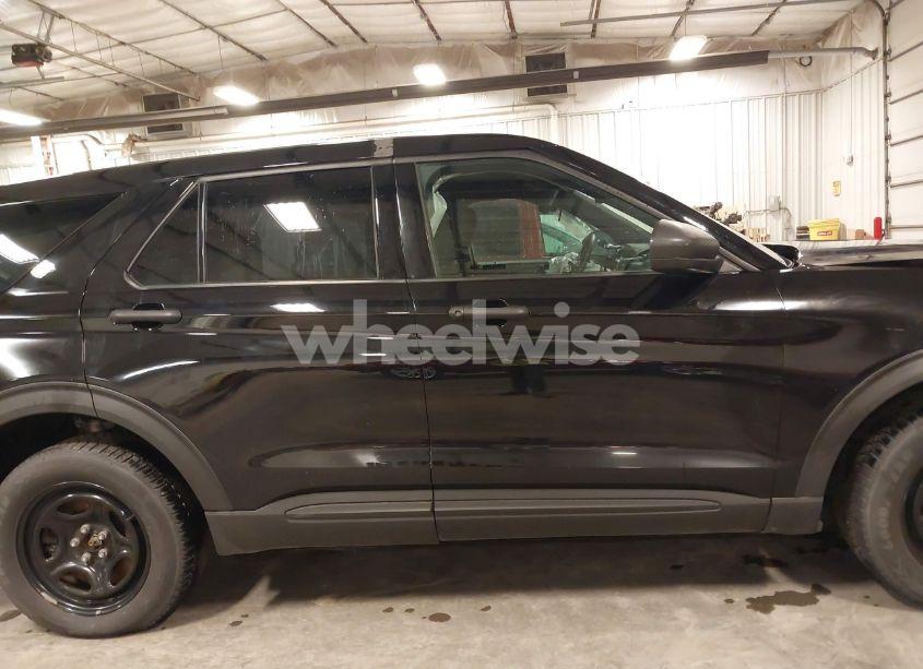 Photo 14 of 2021 Ford Police INTERCEPTOR UTILITY (VIN 1FM5K8AB0MGB83598)