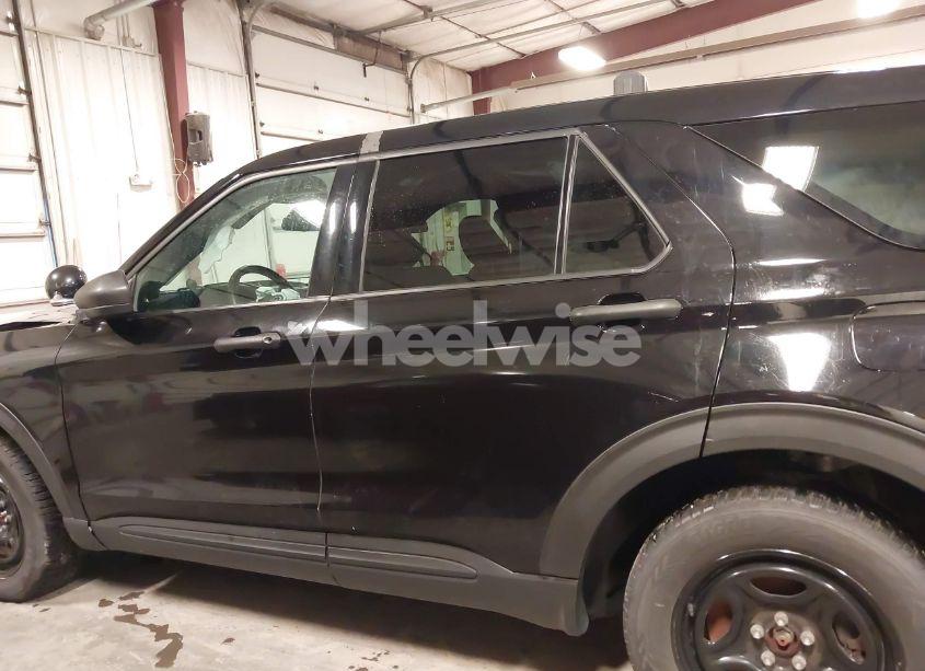 Photo 15 of 2021 Ford Police INTERCEPTOR UTILITY (VIN 1FM5K8AB0MGB83598)