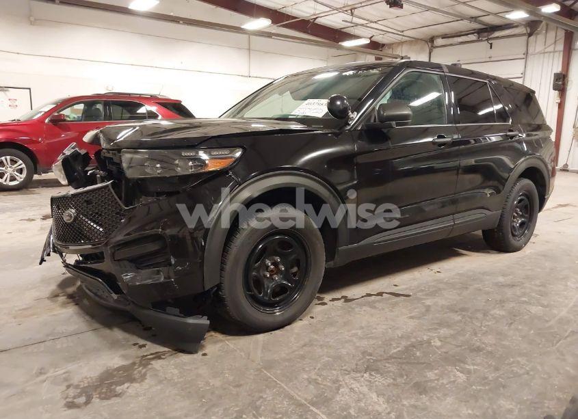 Photo 2 of 2021 Ford Police INTERCEPTOR UTILITY (VIN 1FM5K8AB0MGB83598)