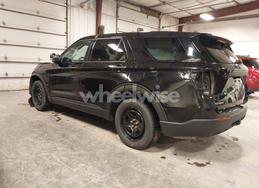 Photo 3 of 2021 Ford Police INTERCEPTOR UTILITY (VIN 1FM5K8AB0MGB83598)