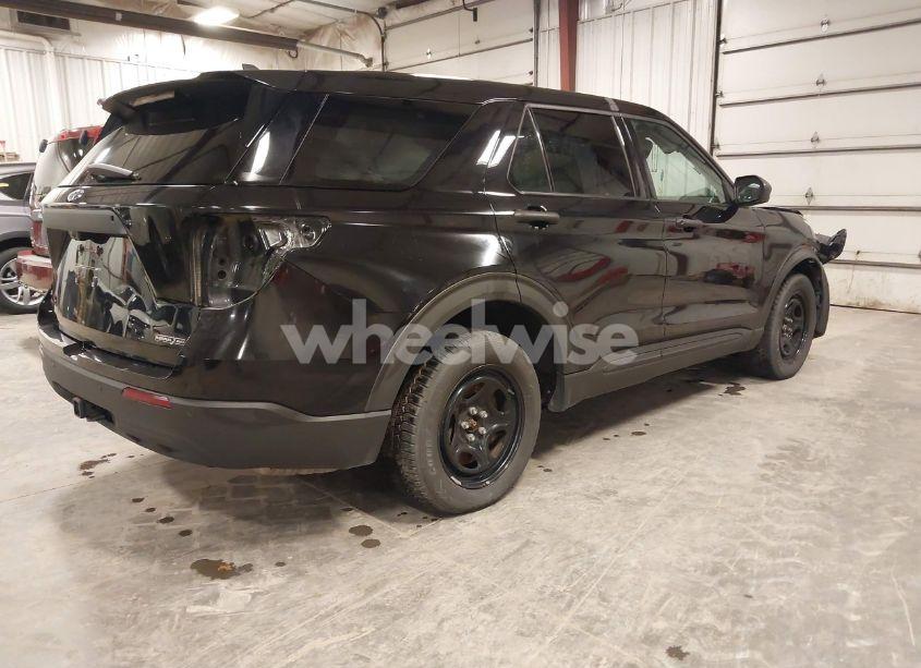 Photo 4 of 2021 Ford Police INTERCEPTOR UTILITY (VIN 1FM5K8AB0MGB83598)