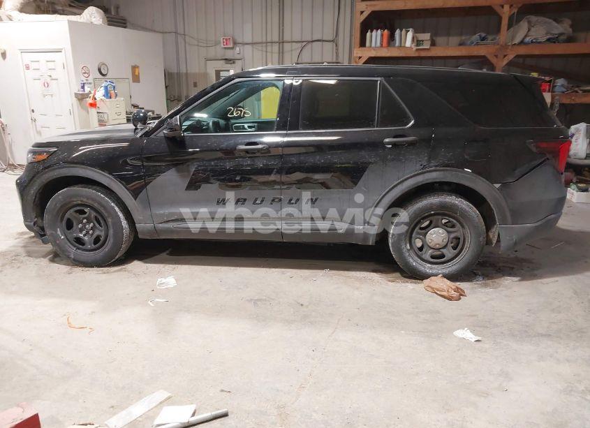 Photo 14 of 2025 Ford Police INTERCEPTOR (VIN 1FM5K8AB0SGA03033)