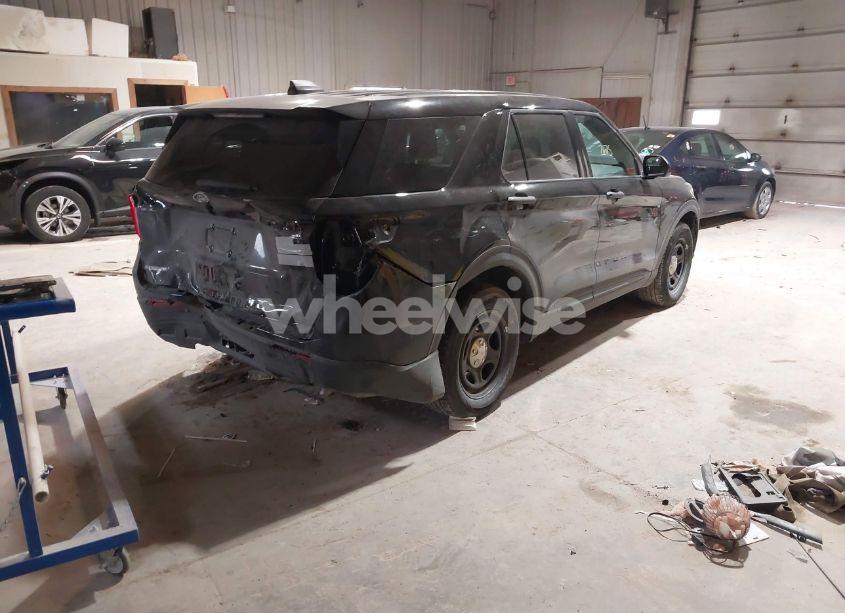 Photo 4 of 2025 Ford Police INTERCEPTOR (VIN 1FM5K8AB0SGA03033)