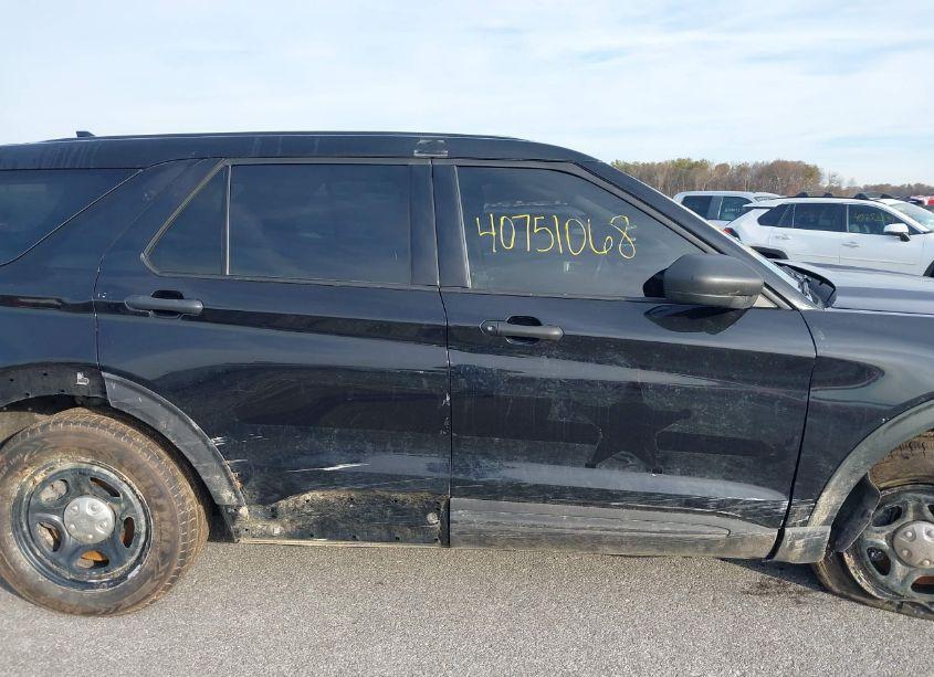 Photo 13 of 2020 Ford Police INTERCEPTOR UTILITY (VIN 1FM5K8AB1LGC93381)