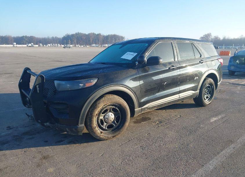 Photo 2 of 2020 Ford Police INTERCEPTOR UTILITY (VIN 1FM5K8AB1LGC93381)