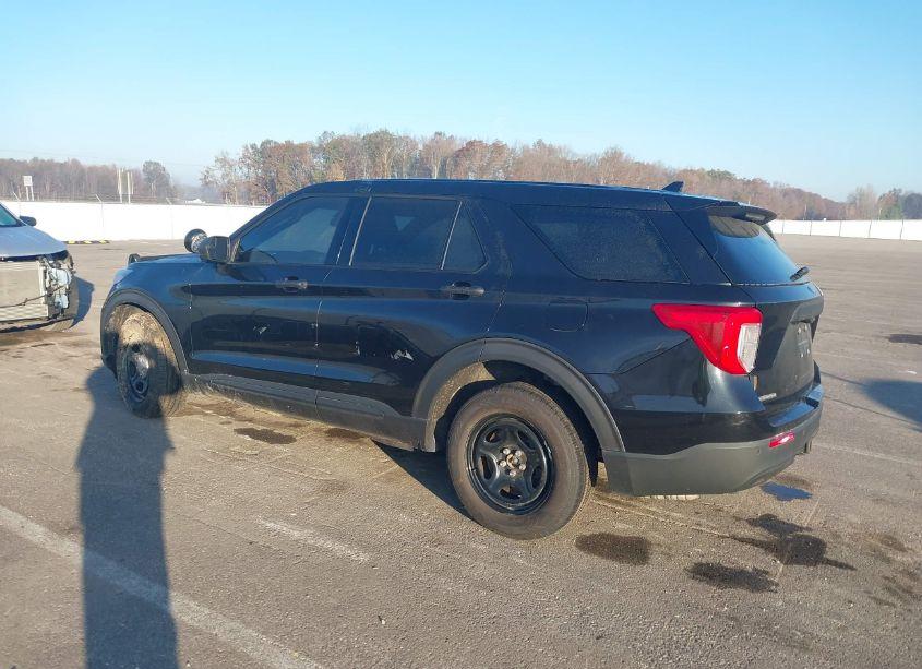 Photo 3 of 2020 Ford Police INTERCEPTOR UTILITY (VIN 1FM5K8AB1LGC93381)