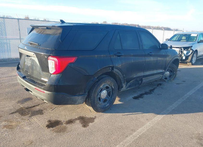 Photo 4 of 2020 Ford Police INTERCEPTOR UTILITY (VIN 1FM5K8AB1LGC93381)