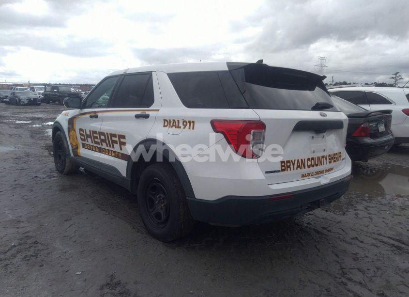 Photo 3 of 2020 Ford Police INTERCEPTOR UTILITY (VIN 1FM5K8AB2LGA41977)