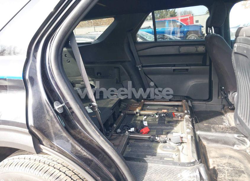 Photo 8 of 2020 Ford Police INTERCEPTOR (VIN 1FM5K8AB2LGC51317)