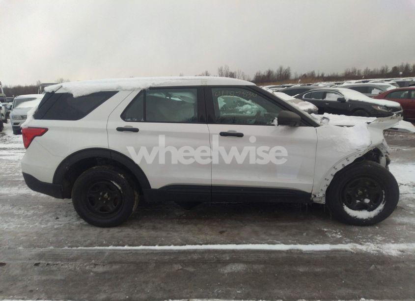 Photo 14 of 2021 Ford Police INTERCEPTOR (VIN 1FM5K8AB2MGC20490)