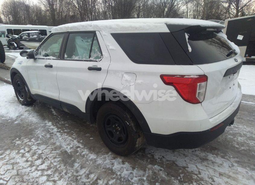 Photo 3 of 2021 Ford Police INTERCEPTOR (VIN 1FM5K8AB2MGC20490)
