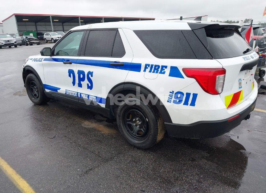 Photo 3 of 2022 Ford Police INTERCEPTOR (VIN 1FM5K8AB2NGA64694)