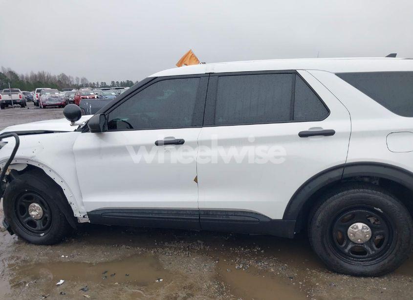 Photo 14 of 2023 Ford Police INTERCEPTOR (VIN 1FM5K8AB2PGA34517)