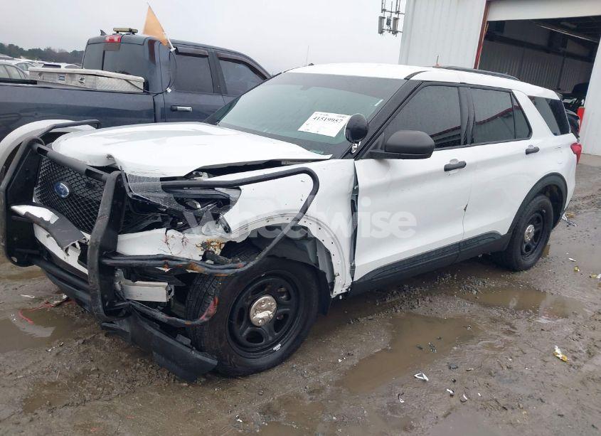 Photo 2 of 2023 Ford Police INTERCEPTOR (VIN 1FM5K8AB2PGA34517)