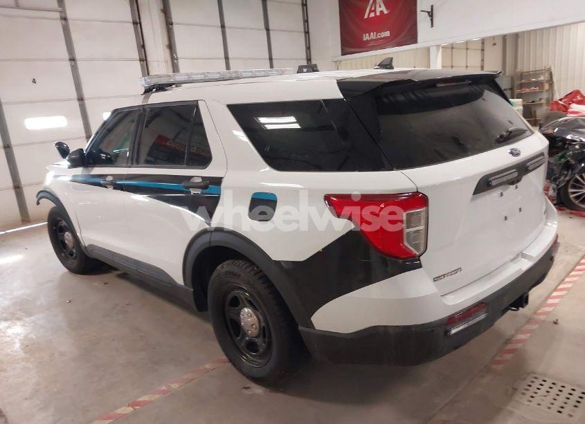 Photo 2 of 2023 Ford Police INTERCEPTOR (VIN 1FM5K8AB2PGB76141)