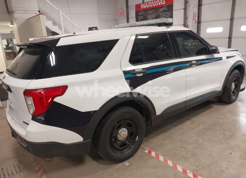 Photo 3 of 2023 Ford Police INTERCEPTOR (VIN 1FM5K8AB2PGB76141)