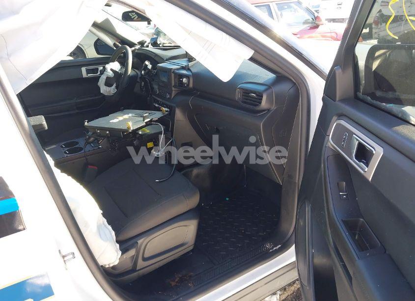 Photo 4 of 2023 Ford Police INTERCEPTOR (VIN 1FM5K8AB2PGB76141)