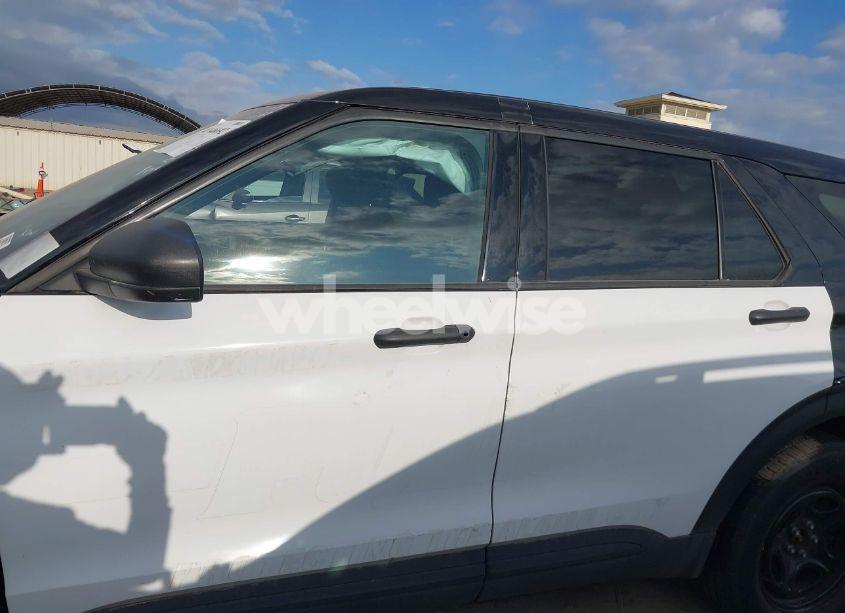 Photo 13 of 2022 Ford Police INTERCEPTOR (VIN 1FM5K8AB3NGC23562)